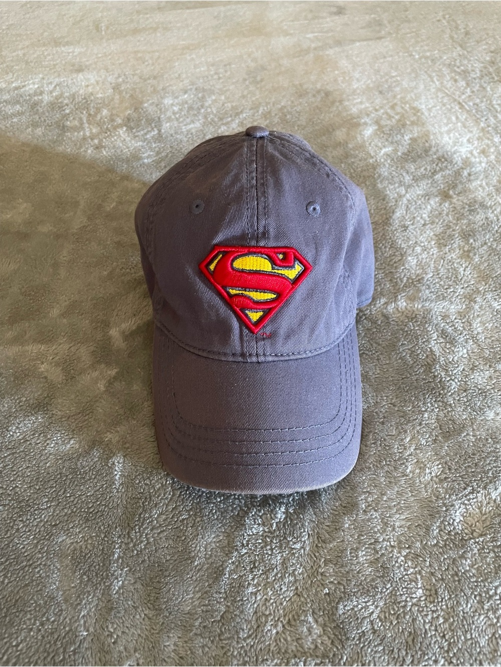 Men’s/Women’s Grey Baseball Cap with Superman Logo